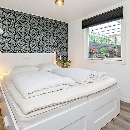8 Person In Holiday home Gedser